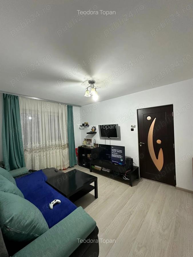 Vand apartament cu 3 camere - 1