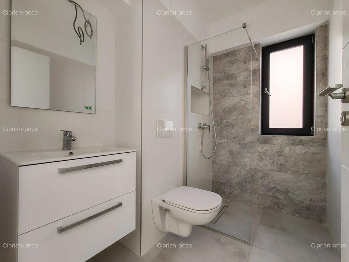 Apartament cu 3 camere decomandat în Titan - 10