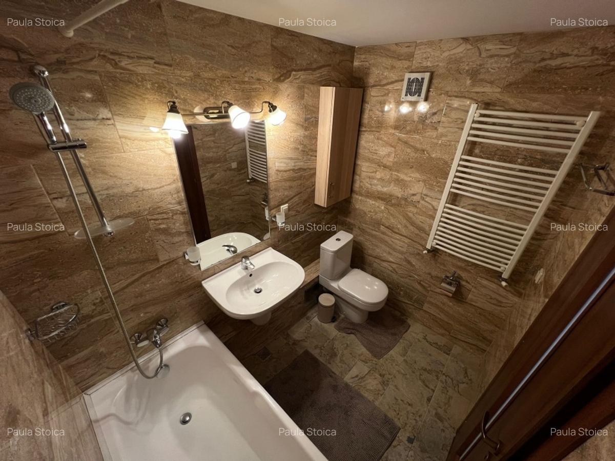 Apartamentul este proaspăt renovat, complet mobilat și utilat deține centrala te - 9