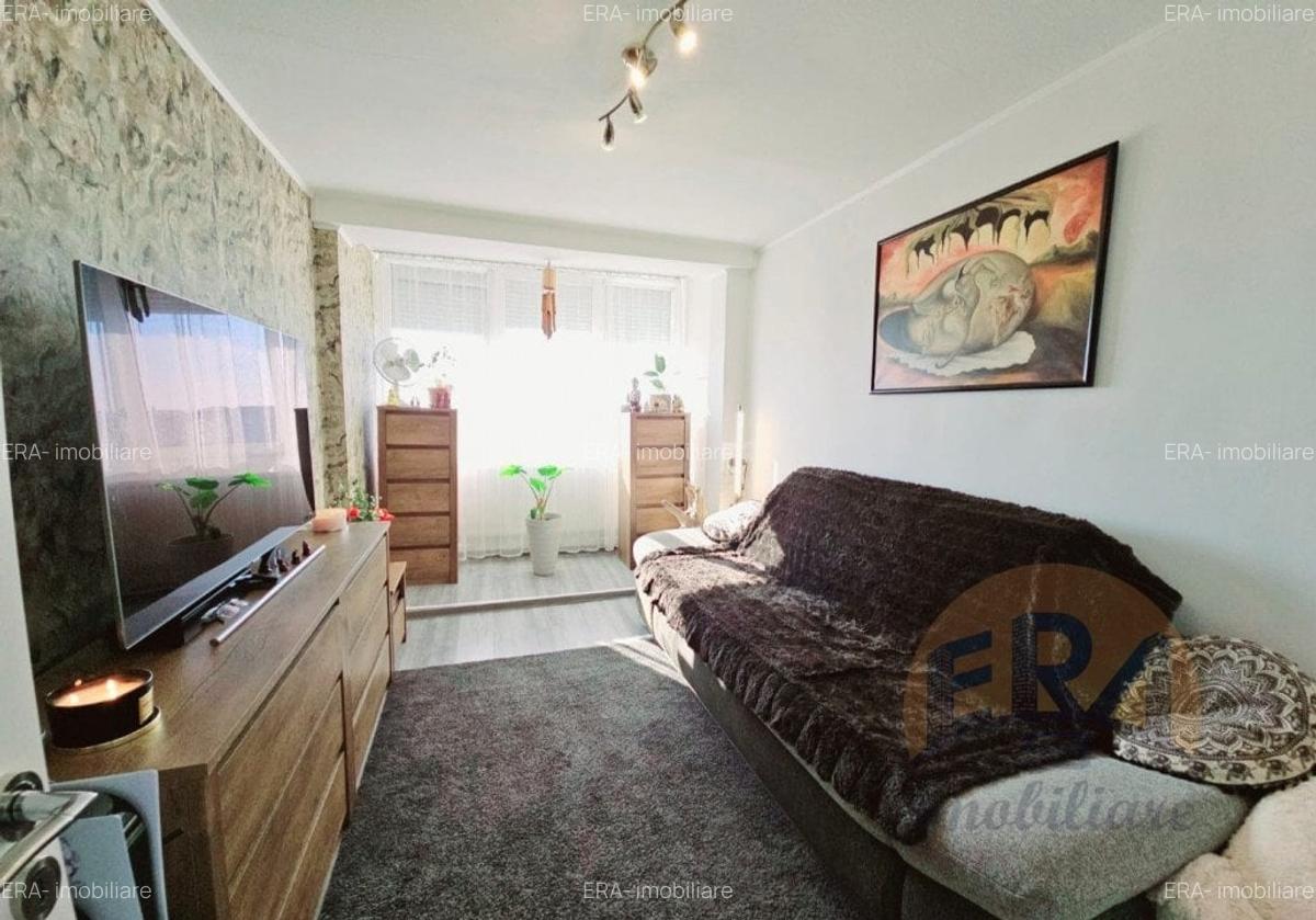Apartament cu 3 camere semidecomandat, mobilat în Rogerius - 19