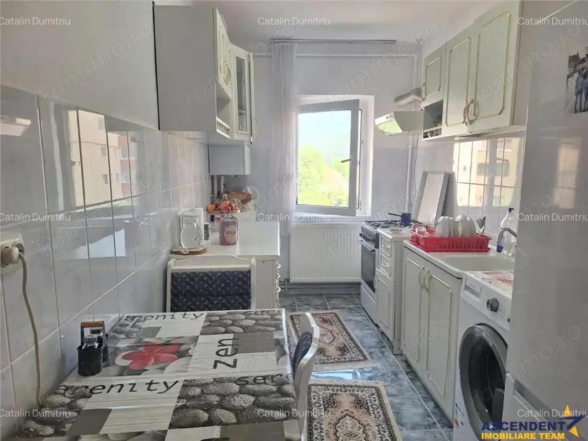 Apartament cu doua camere, decomandat, Zarnesti, Brasov - 3