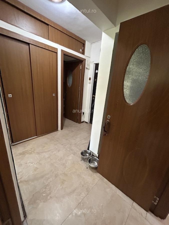 Titan Diham Ivan's stradal bloc reabilitat ap 2 camere decomandat 5 min M - 4