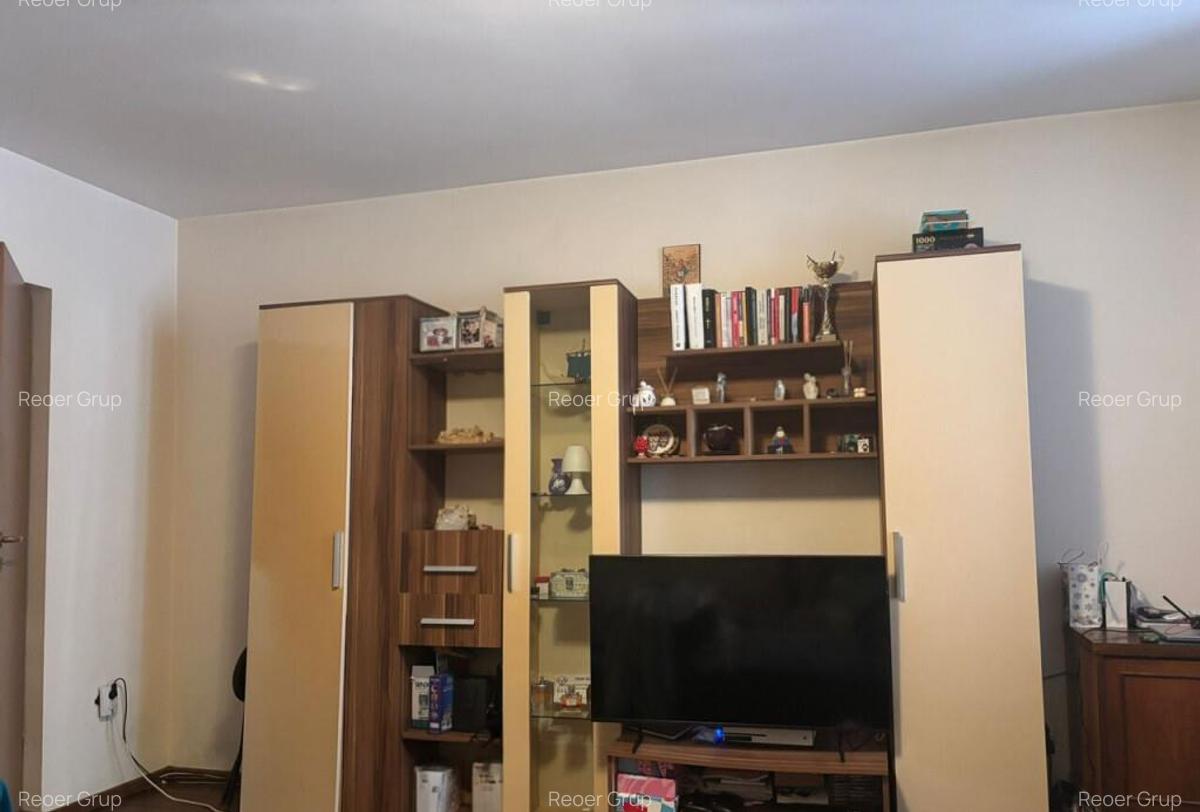DEMOCRATIEI - gars.cf1,sd,p/4 cu balcon,G,F,T - 38900 euro - 16