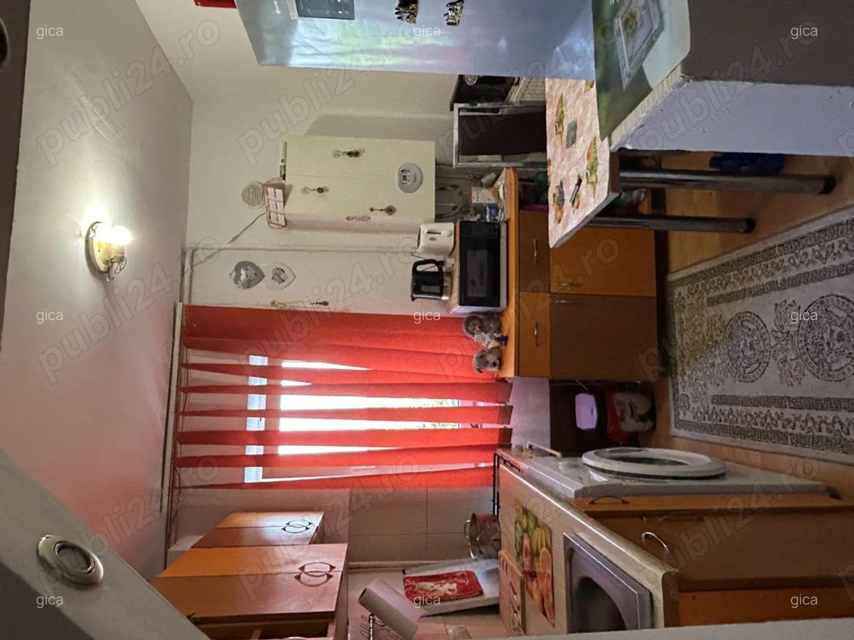 Vand urgent apartament decomandat 2 camere - 5