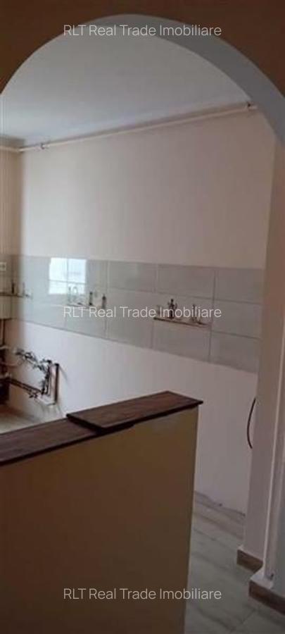 Apartament cu 2 camere semidecomandat în Tractorul - 2