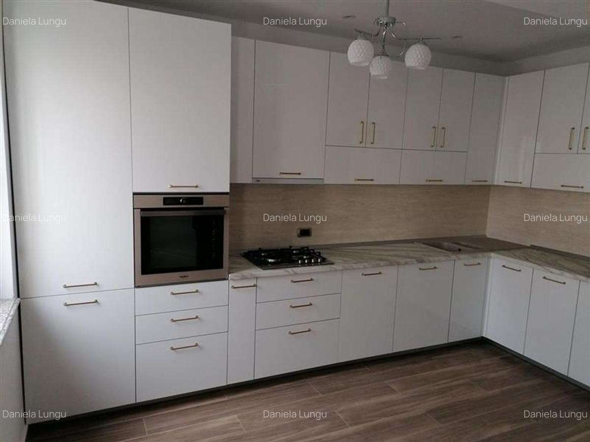 Apartament cu 3 camere decomandat, mobilat în Tractorul - 2