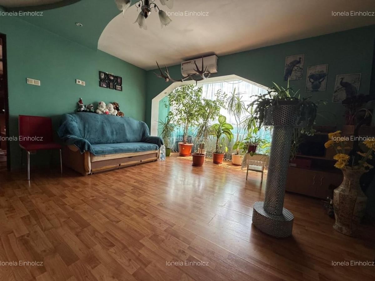 Apartement spatios, 2 camere, semidecomandat, 56 mp - zona Soarelui - 1
