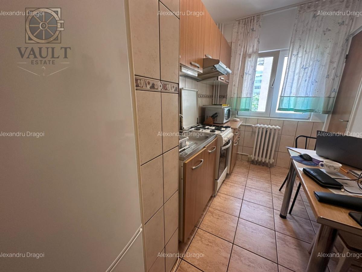 Apartament 3 camere- Decomandat- Titulescu -Piata Victoriei - 9
