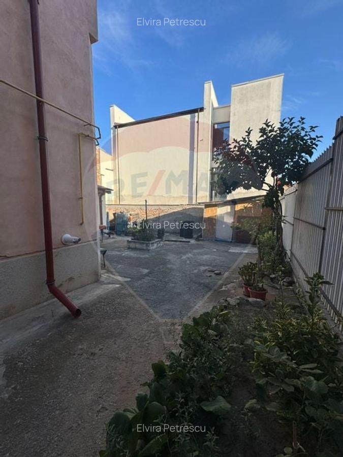 Casa / Vila cu 3 camere de vanzare in zona Central - 8