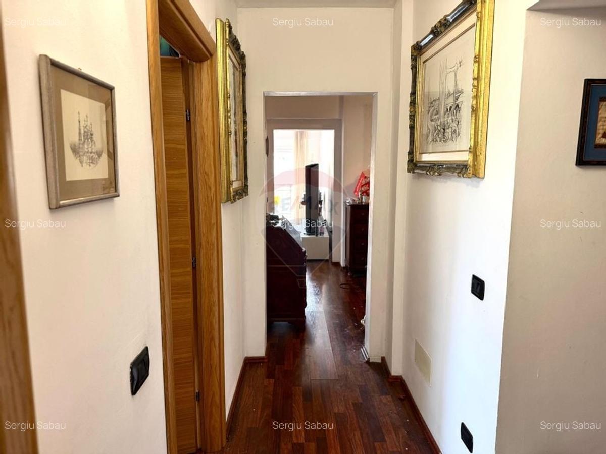 Apartament cu 4 camere de vanzare,Strada Crangului Nr. 11, zona Balta - 5