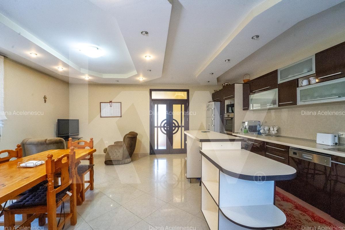 De vanzare - Imobil cu potential turistic si rezidential in Ocna Sibiului - 3