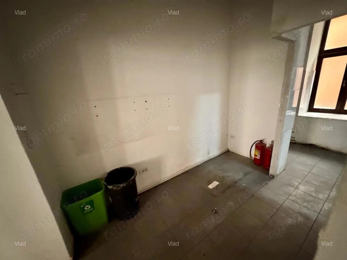 2 spatii in Piata Unirii (84mp si 71mp) - 2
