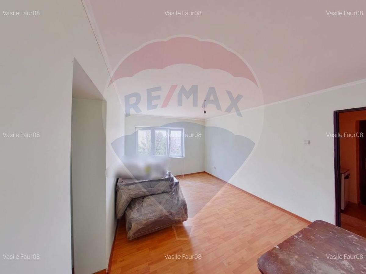 Apartament cu 2 camere de vanzare pe str. Traian - 3