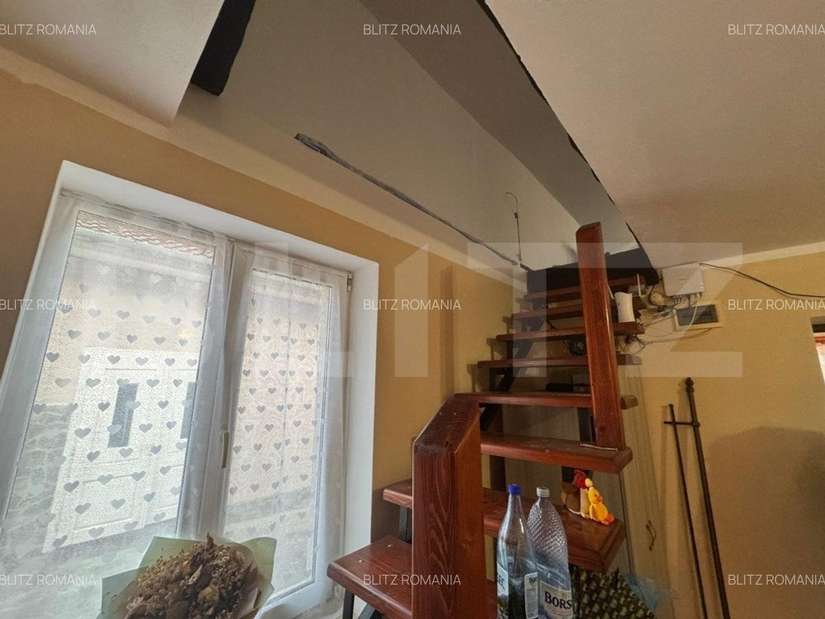 Casa de vanzare, cu 6 camere, 200 mp, zona Hotar - 10