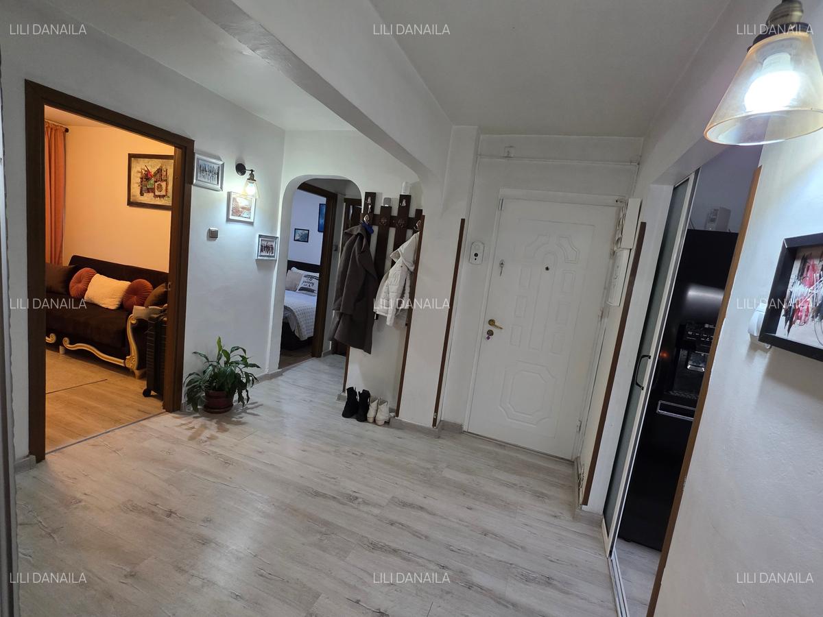 Vand apartament 4 camere et.1 Liliacului - 5