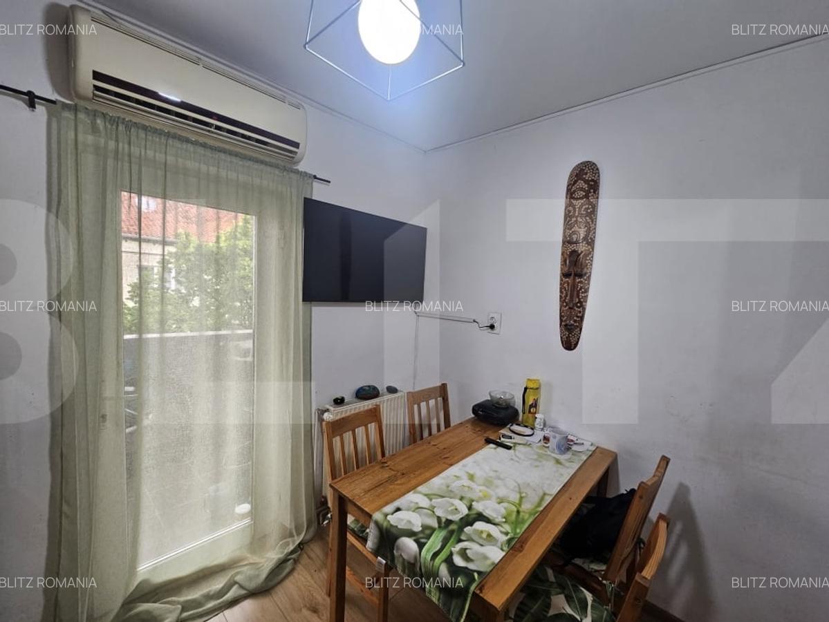 Apartament de vanzare, cu 3 camere, 70 mp, zona Lipovei - 13