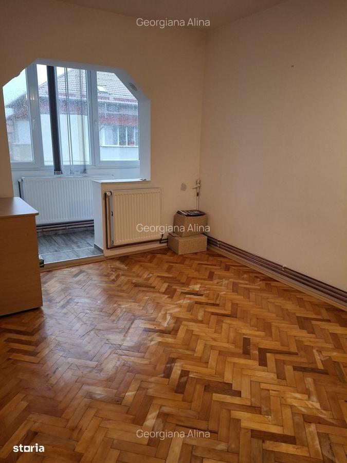 Apartament cu 3 camere decomandat în Aradului - 2