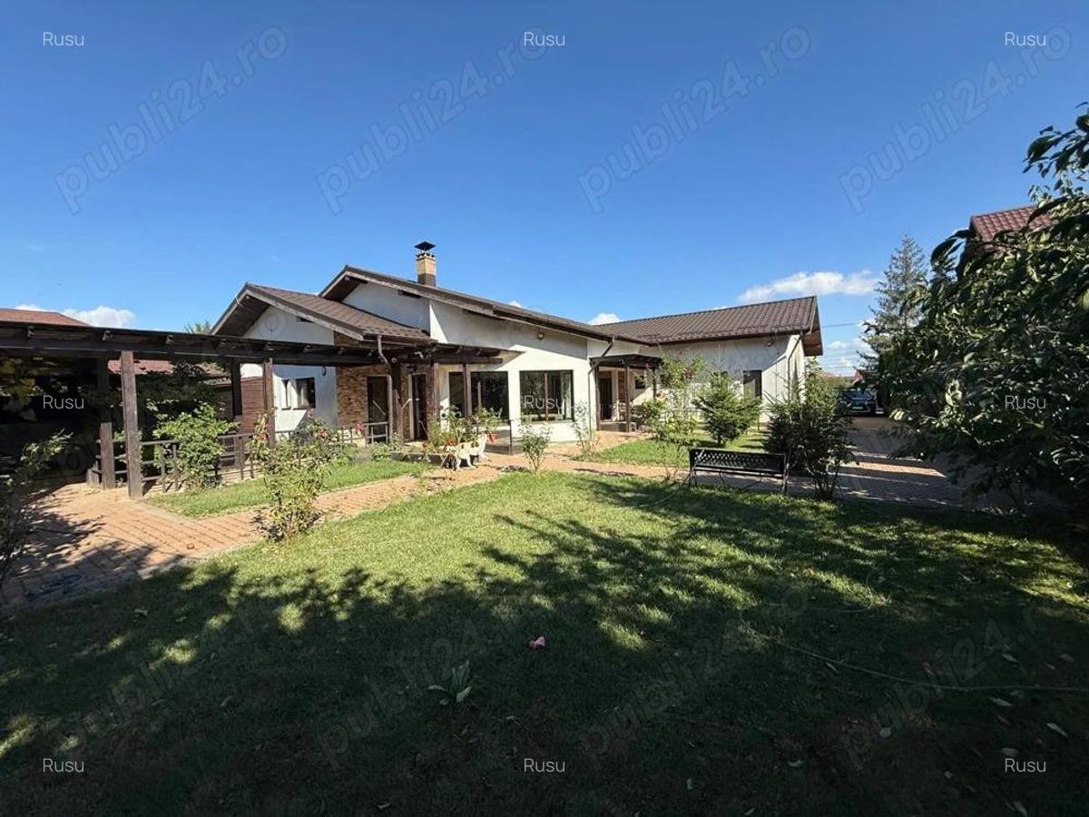 Proprietate Deosebita in Radauti . Casa de vanzare cu 1000mp2 teren direct proprietar Comision 0% - 6