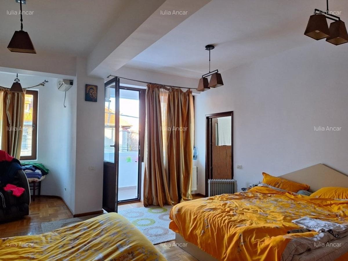 Resedinta deosebita,constr 2012,parc Carol 10min,7 camere,7 bai,2 locuri parcare - 8