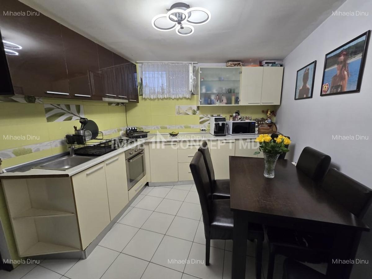 VANZARE CASA 3 CAMERE in zona Democratiei - 15