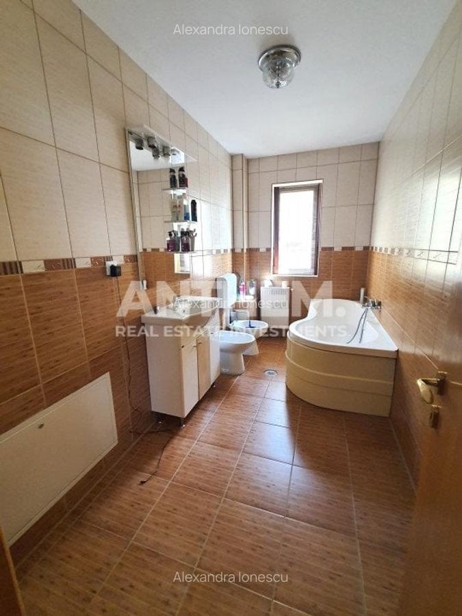 Casa spatiu comercial de inchiriat etajul 1+M zona Vitan - 14