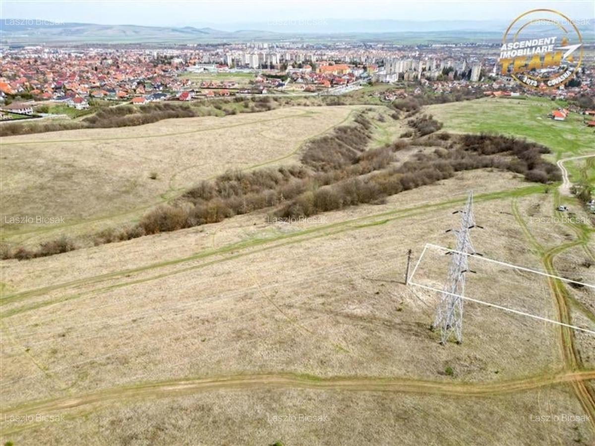 2.000mp teren, investitional, in vecinatatea padurii, Simeria, Sfantu Gheorghe. - 2