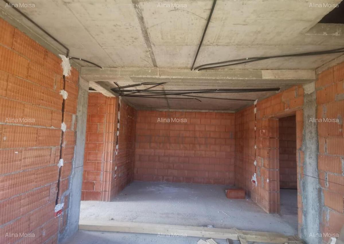 Duplex pe plan - 2 bai - canalizare - personalizare interioa - 3