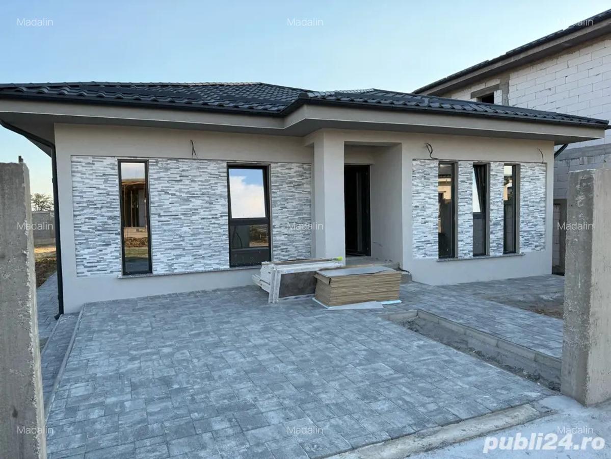 Casa parter Carcea zona Ford ionumi , gaz curent apa canal ! - 2