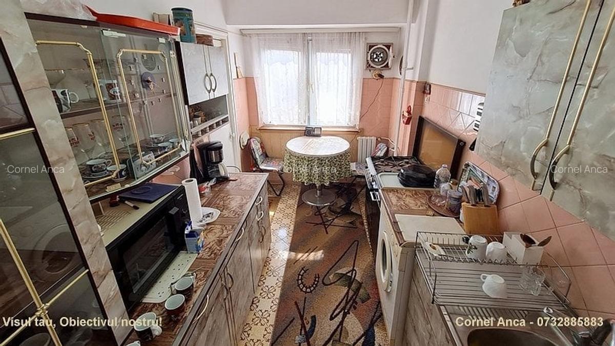 Apartament cu 3 camere in Constanta, zona Casa de Cultura, decomandat - 11