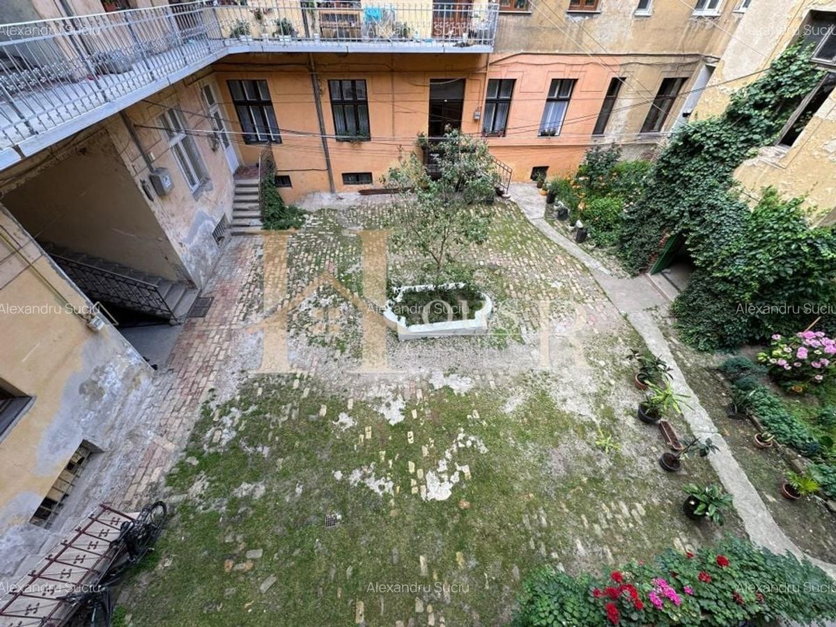 Cladire istorica.Centrala proprie.Curte amenajata cu spatiu verde - 16