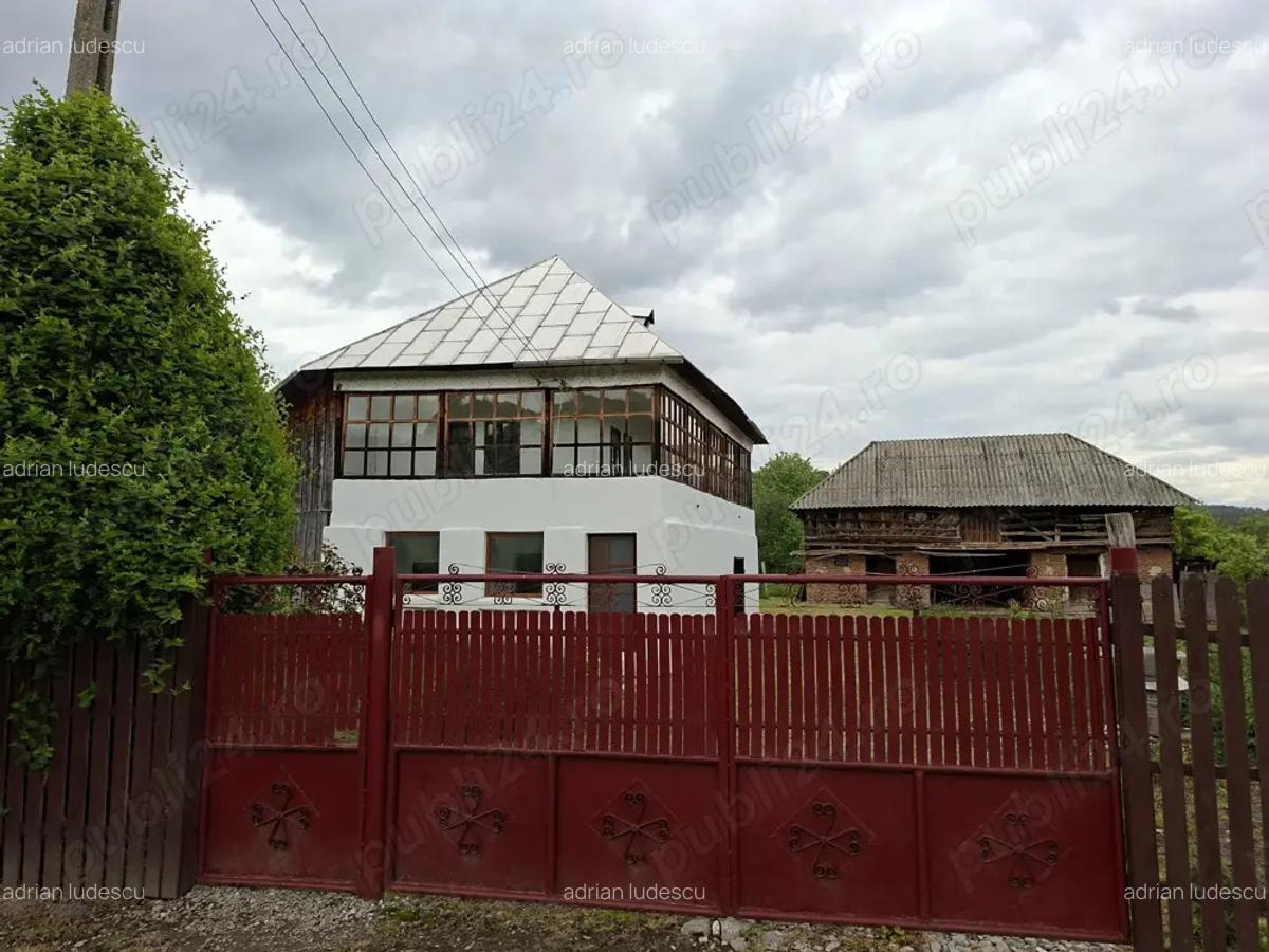 Casa tradi?ionala renovata + 4500 mp teren + livada, anexa, beci - 1