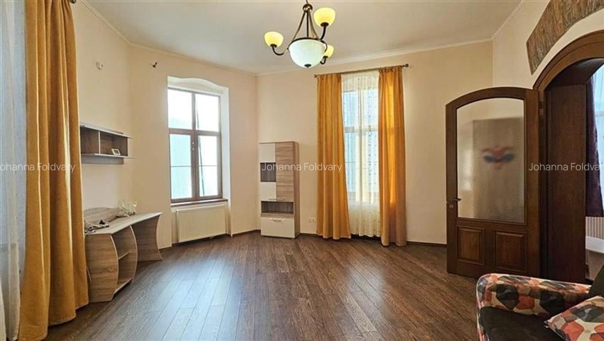 Apartament cu 3 camere semidecomandat, mobilat în Central - 2