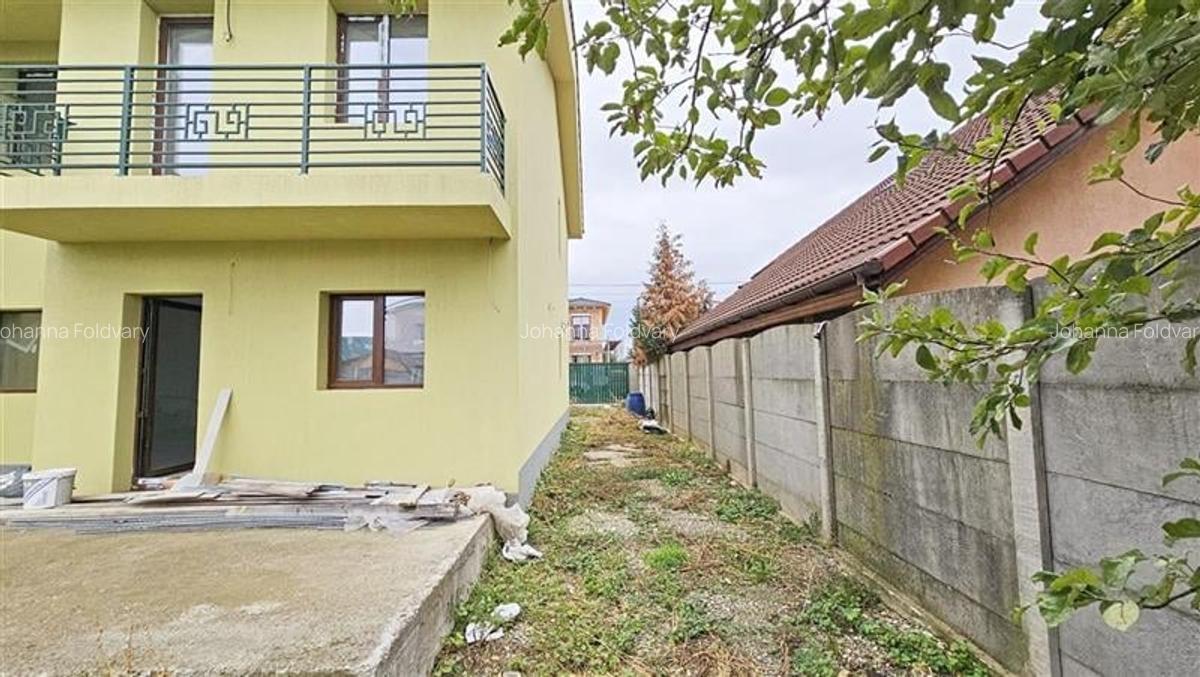 Casă cu 4 camere în Dumbrăvița - 15