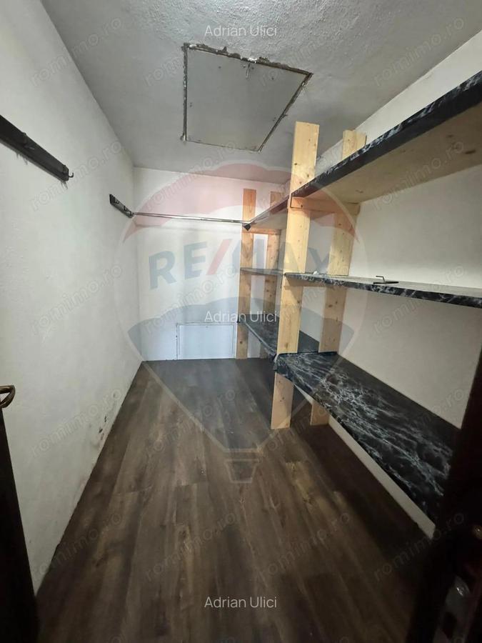 Casa / Vila cu 4 camere de vanzare - 1