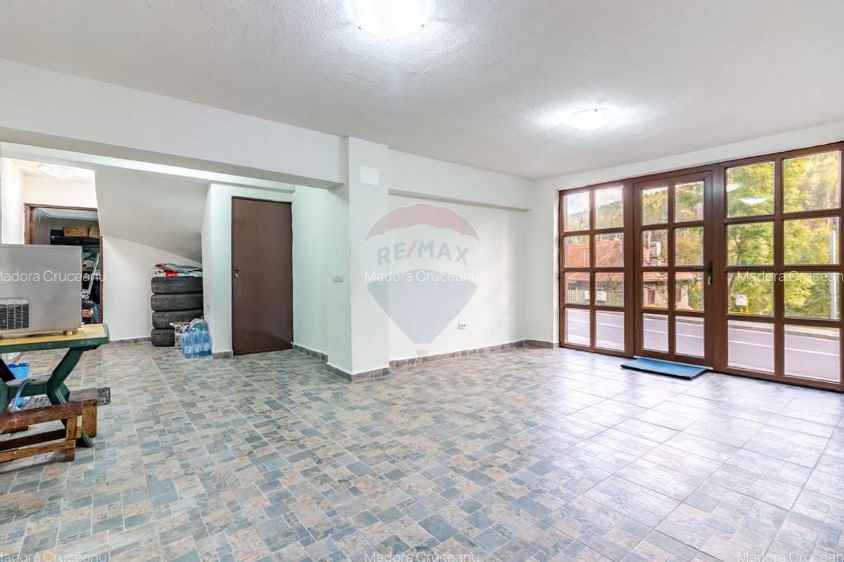 Vila/Pensiune de vanzare in Sinaia - 450 mp, langa Castelul Peles - 5