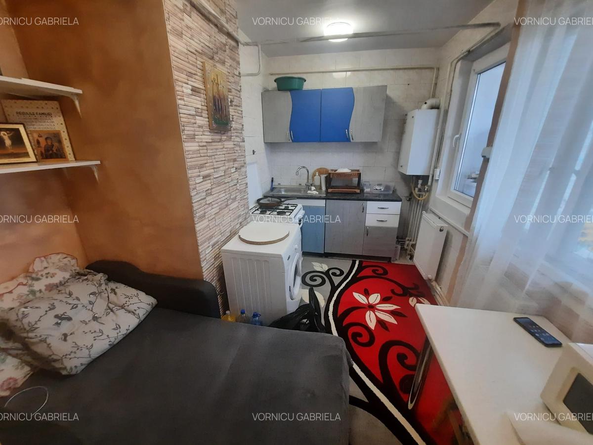 Garsonieră decomandată, mobilată în Tătărași - 4
