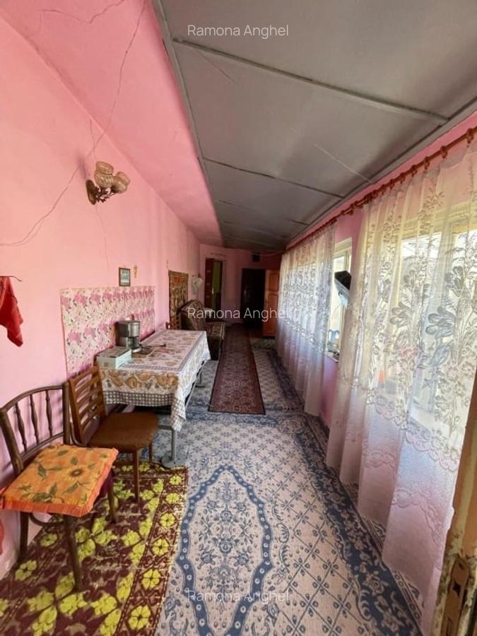 Casă cu 5 camere în Foltești - 2