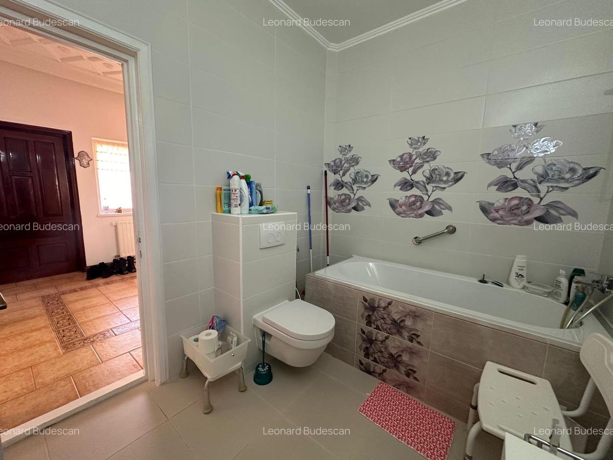 EXCLUSIVITATE! Casa 5 camere - zona Centrala -  330.000 euro - 14