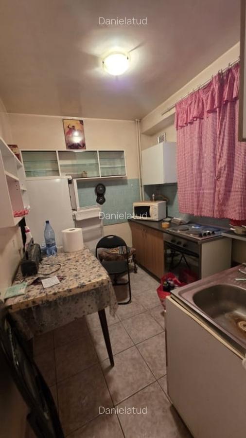 Vanzare 2 camere parter Drumul Taberei piata - 4