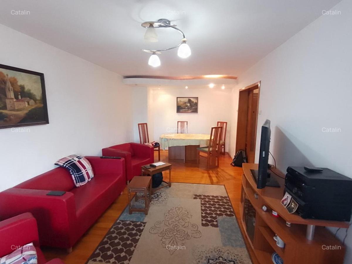 Vanzare apartament 3 camere, bd. Unirii, an 2000, 1/7 - 1