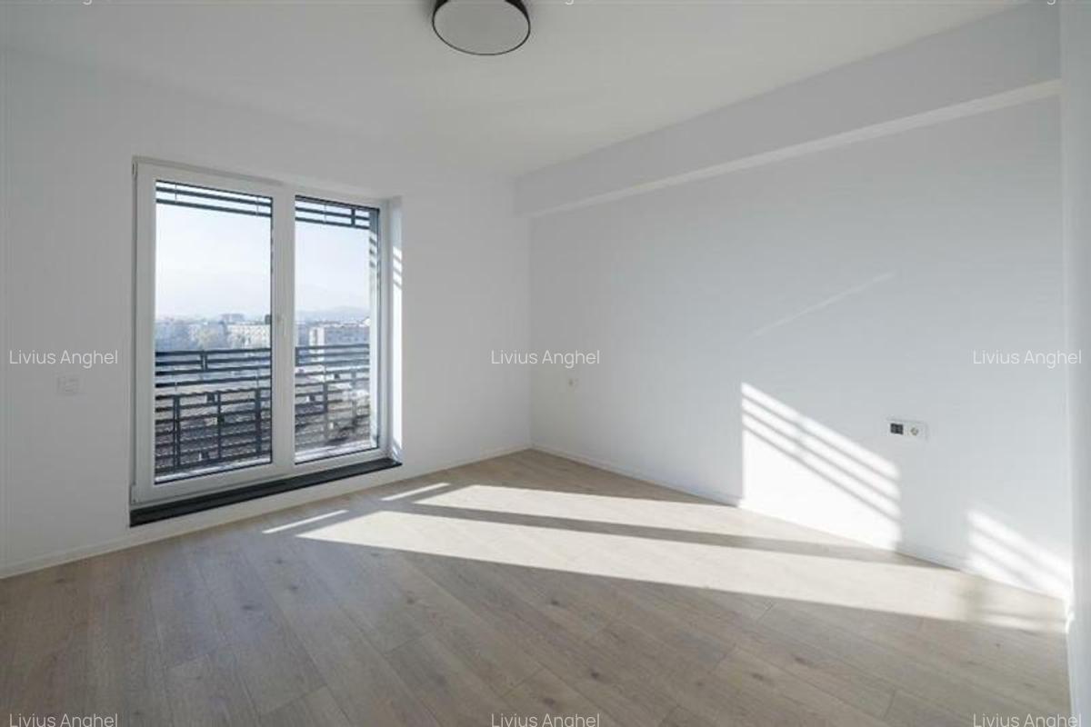 Apartament cu 3 camere decomandat în Tractorul - 5