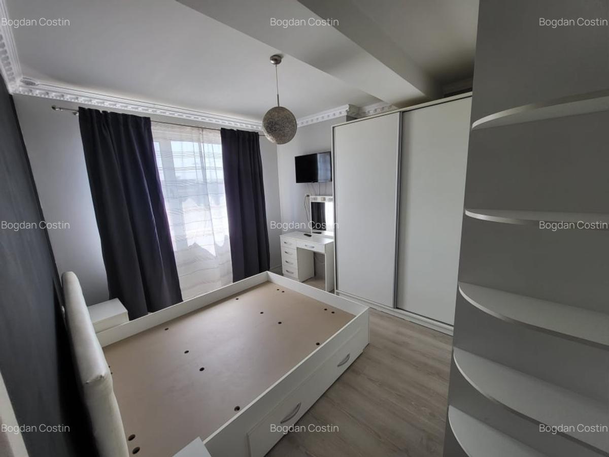 Apartament cu 3 camere decomandat în Dumbrăvița - 2