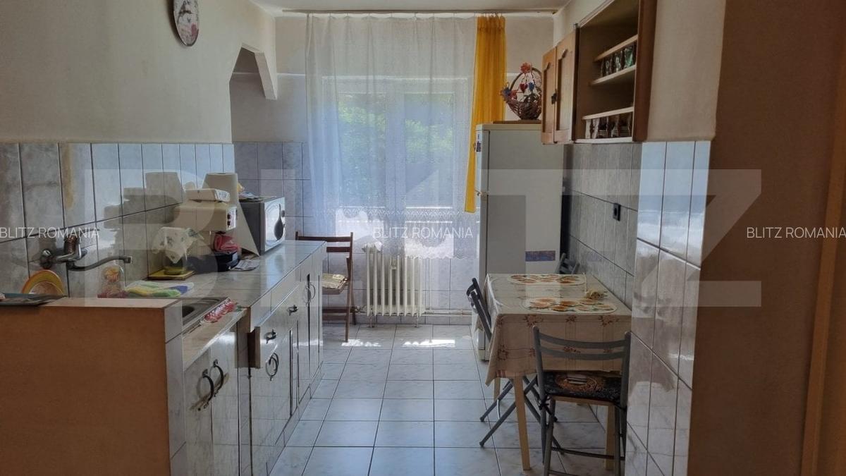 Apartament de vanzare, cu 3 camere, 69 mp, zona Carpati 2 - 6