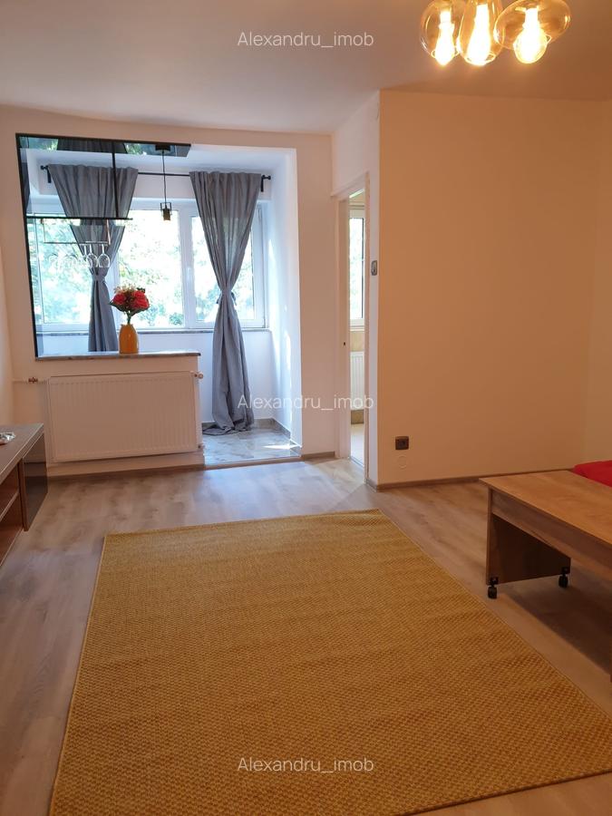 Aparatorii Patriei , strada Turnu Magurele 500m pana la Metrou - 1