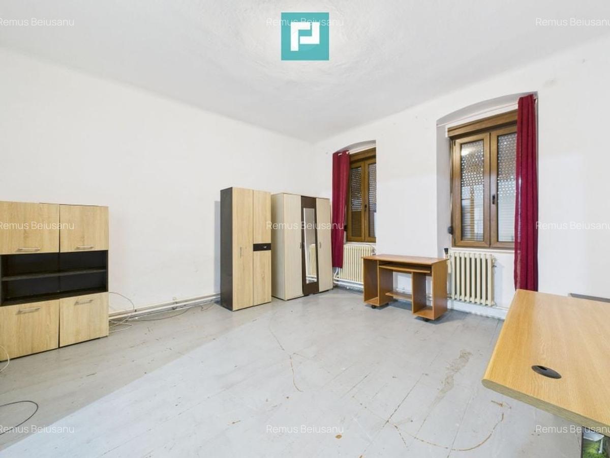 Casă 2 camere + anexe, teren 234 mp. - 6