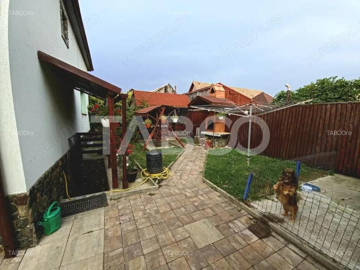 Casa individuala de vanzare 6 camere garaj Selimbar - 3