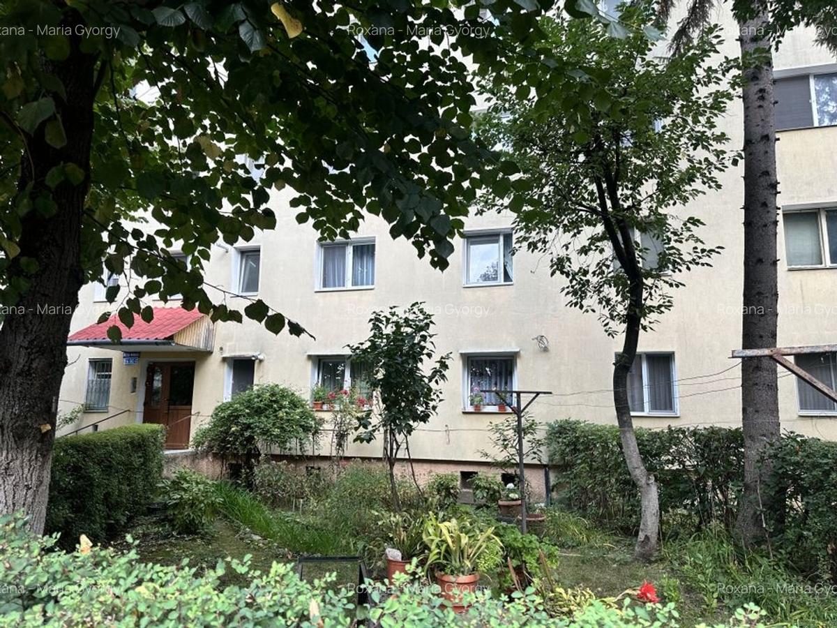 Apartament de vânzare 3 camere, zona Florilor - 10