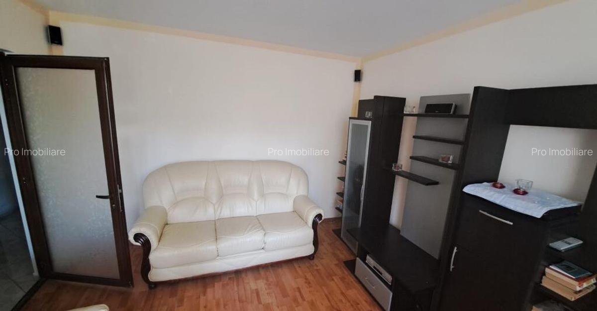 Vand apartament 3 camere decomandat - 1