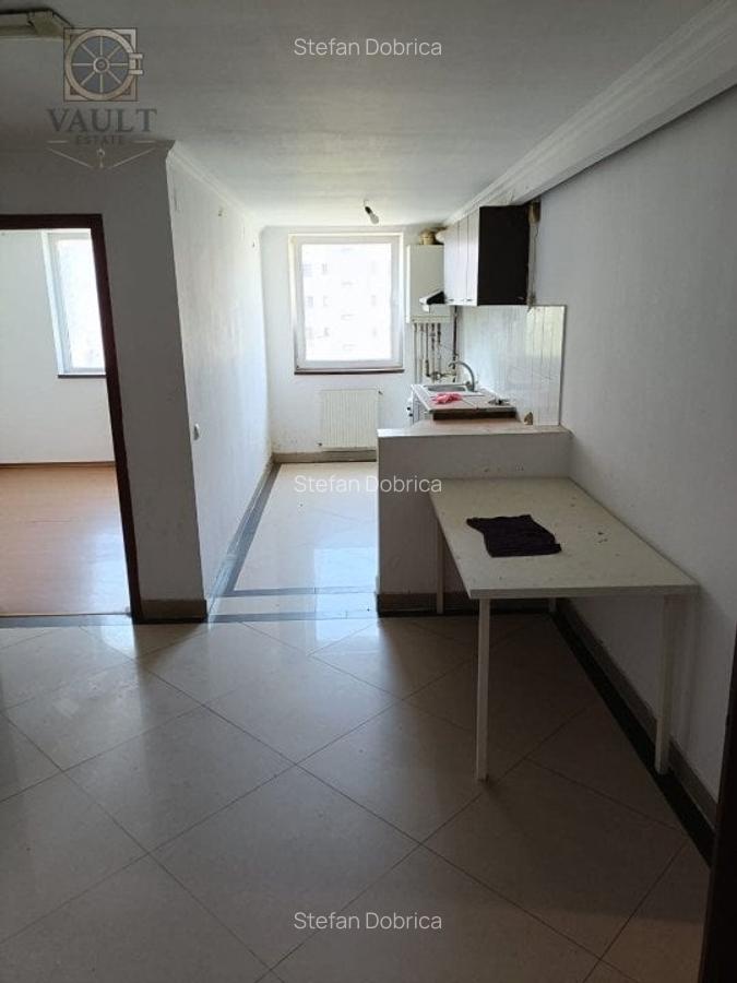 Apartament cu 3 camere semidecomandat, mobilat în Fundeni - 2