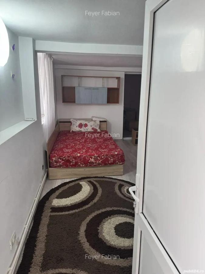 Inchiriez 2 camere la curte , baie si bucatarie separate - 1